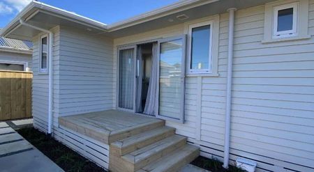 Vogeltown Three Bedroom - Photo 5