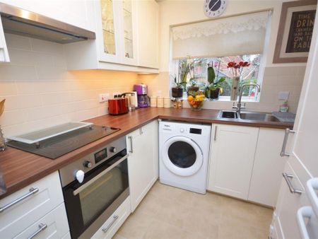 2 Bed Flat, Shelley Way, SW19 - Photo 4