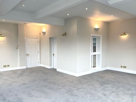 3 bedroom flat to rent - Photo 2