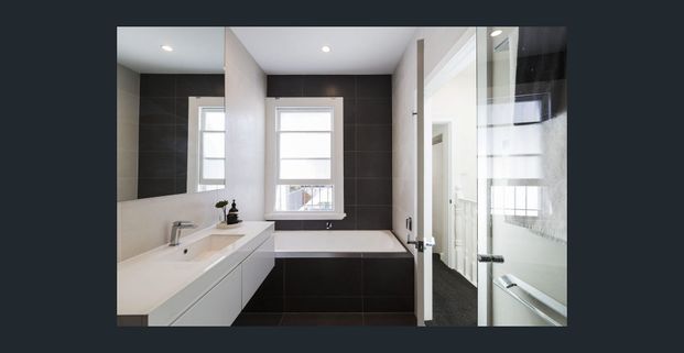 Unfurnished, two bedroom terrace / terraced courtyard - Photo 1