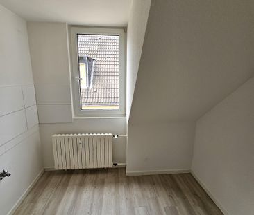 Sehr schöne renovierte Dachgeschoss Wohnung in Duisburg zu vermieten - Foto 5