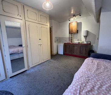 Tudor Road - Photo 3