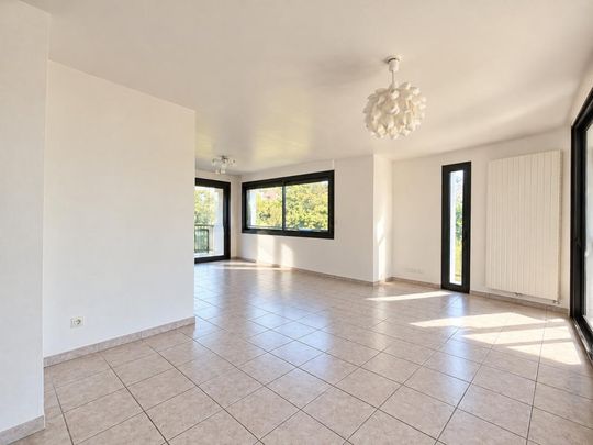 Location Appartement 4 pièces 91m² LE BOURGET DU LAC 73370 - Photo 1