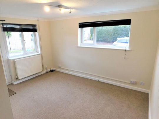 1 bedroom semi-detached house to rent - Photo 1