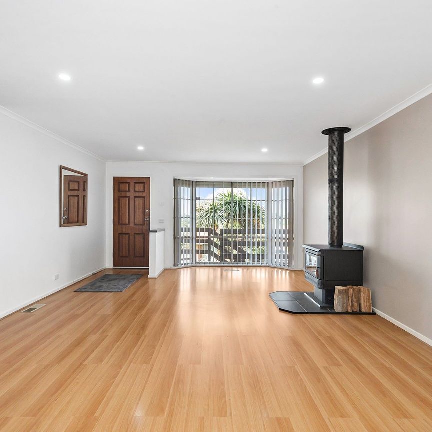 1/11 Lambert Court, Endeavour Hills. - Photo 1