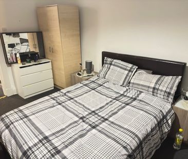 1 Bed Flat, Tollcross Road, G31 - Photo 2