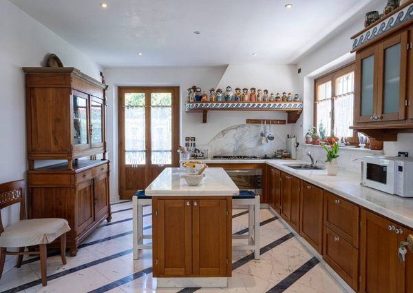 via Pietro neni, 7, Forte dei Marmi, Tuscany 55042