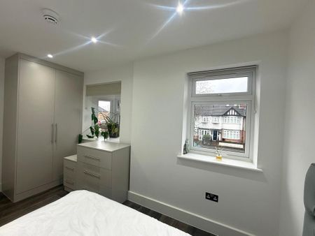 1 bedroom in a house share to rent - Photo 4