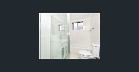 Perfectly Positioned First-Floor Apartment - Photo 5