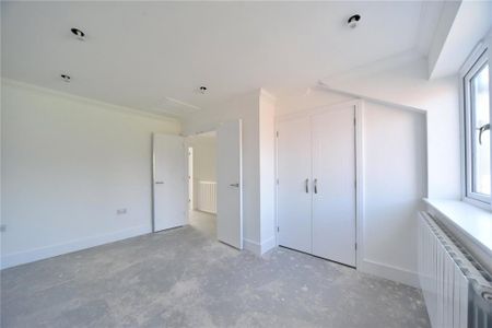 2 bedroom semi-detached house to rent - Photo 2