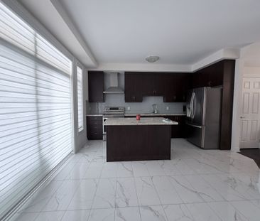 For Lease - 99 Grand Trunk Avenue, Vaughan, Ontario - Photo 6