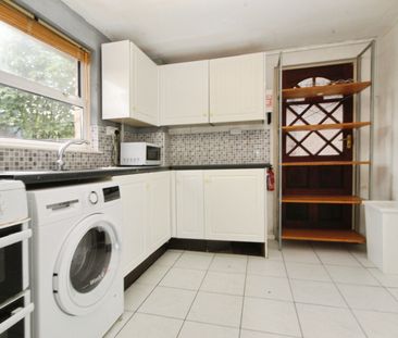 The Crescent, Egham, Surrey, TW20 9PN - Photo 6