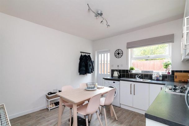 2 bedroom terraced house to rent - Photo 1