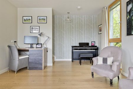 3 bedroom flat to rent - Photo 5