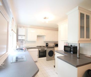 3 bedroom apartment to rent - Photo 6