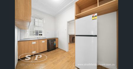 Three bedroom house for lease - Photo 2