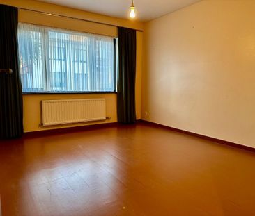 Op zoek naar een ruim gelijkvloersappartement met 2 slaapkamers + g... - Foto 2