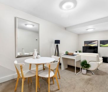 Executive Living In Style With Pool, Gym & Sauna To Relax After Wor... - Photo 1