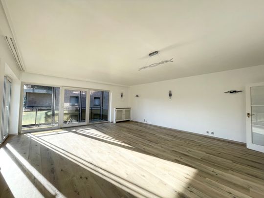 Avenue Reine Astrid, 1950, Kraainem - Photo 1