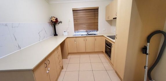 Furnished + Bills Incl + Free WiFi! - Photo 2