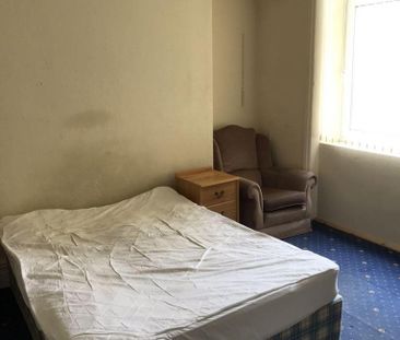 4 bedroom house to rent - Photo 2