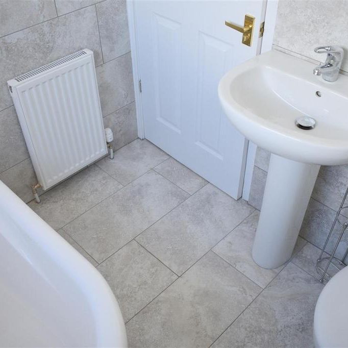 3 bedroom terraced house to rent - Photo 1