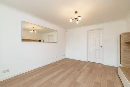 4 bedroom detached house to rent - Photo 3