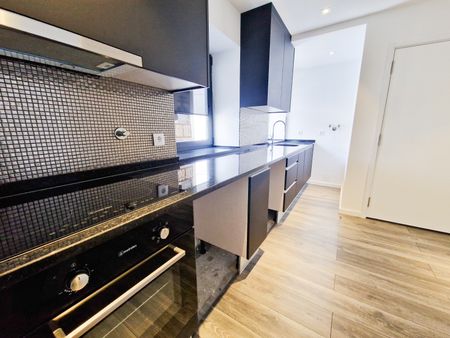 1 Bedroom Duplex Apartment - Photo 2