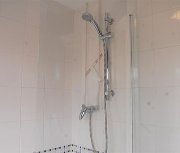 2 bedroom end of terrace house to rent - Photo 6