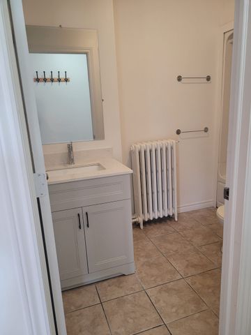 For Lease - 44 Bartonville Avenue Unit# 1, Toronto, Ontario - Photo 3