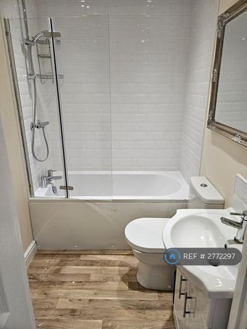 2 bedroom end of terrace house to rent - Photo 5