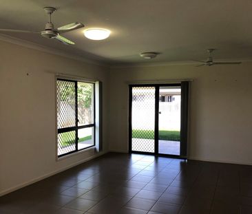 32 Derwent Cct, Kelso QLD 4815 - House For Rent | Domain - Photo 3