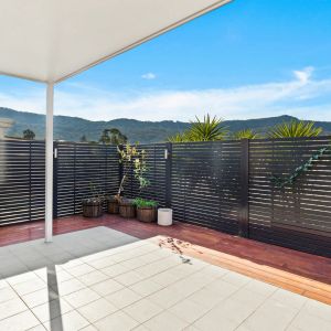 Contemporary townhouse with escarpment overlook - Photo 2
