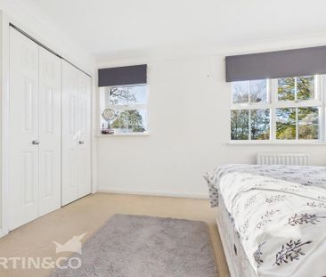 4 bedroom end of terrace house to rent - Photo 4