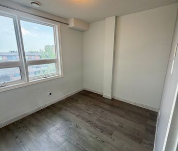 For Lease - 7405 Goreway Drive Unit# 414, Mississauga, Ontario - Photo 4