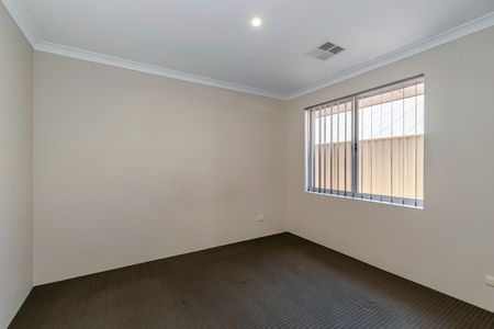 Four Bedroom Family Home in Baldivis - Photo 2