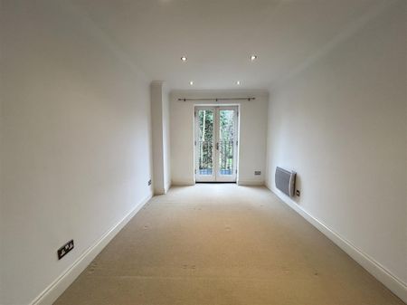 2 Bedroom Flat - Purpose Built To Let - Photo 3