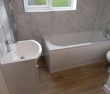 2 bedroom semi-detached house to rent - Photo 3