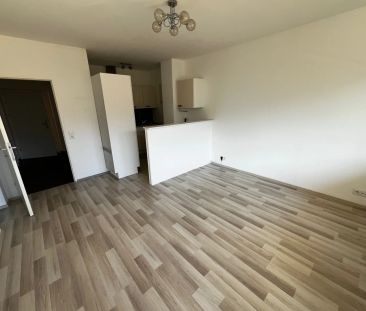 Unbefristete 1-Zimmer-Wohnung mit Loggia in ruhiger Lage! - Photo 1