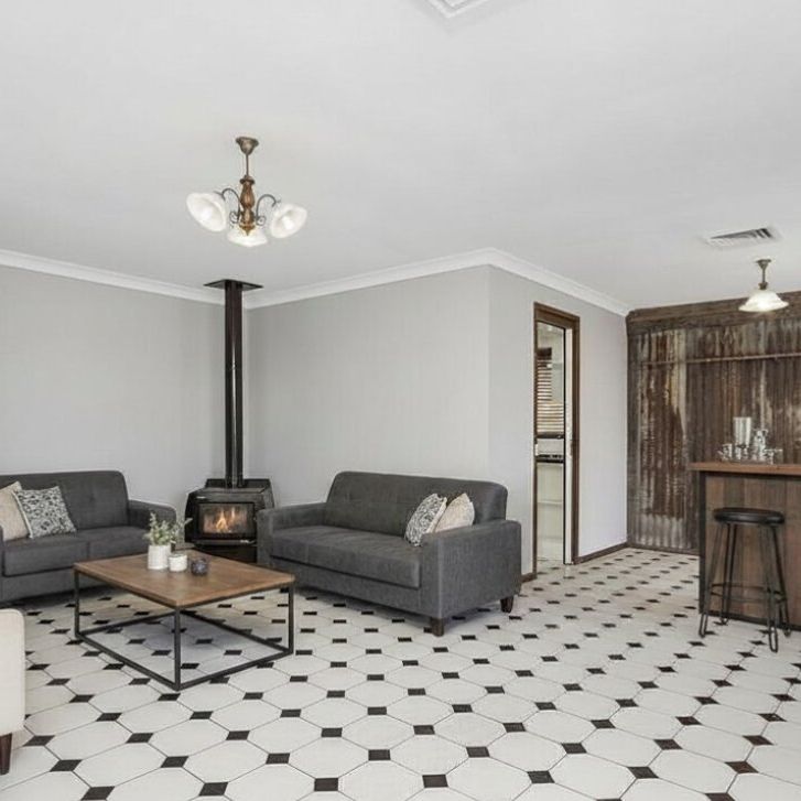 318 Lieutenant Bowen Drive, Bowen Mountain NSW 2753 - House For Rent | Domain - Photo 1