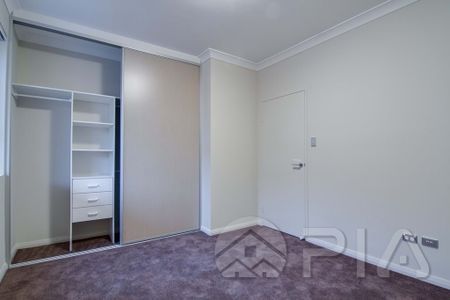 Stylish 1 bedroom Apartment with car space, walk to Norwest Metro - Photo 5