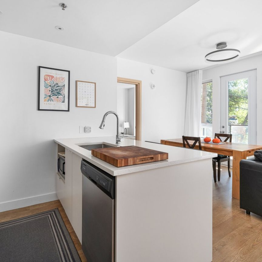 5 Rue Guizot O., #323 - Photo 1