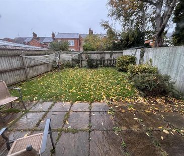 3 bedroom semi-detached house to rent - Photo 4