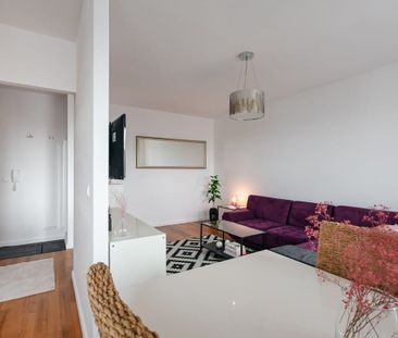 Jasne i przestronne 2 pokoje blisko stacji metra 46.8 m² - Photo 2