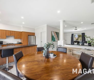 Coastal Living at its best - Photo 4