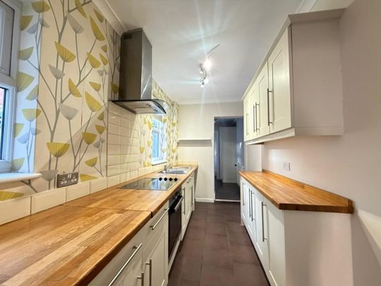 2 bedroom terraced house to rent - Photo 1