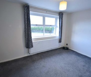 2 bedroom semi-detached house to rent - Photo 5