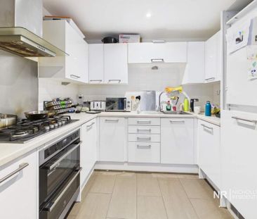 3 bedroom semi-detached house to rent - Photo 6