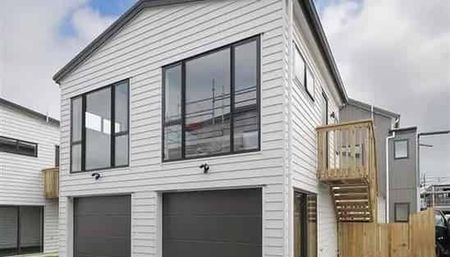 Spacious & Stylish - 4 Bedroom, 3 Bath Family Home in the He - Photo 3