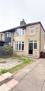3 bedroom semi-detached garage/parking space to rent - Photo 3